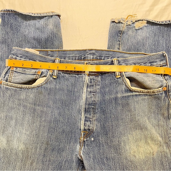 Levi's 501 button fly 100% cotton straight leg jeans 36/32 - Picture 4 of 16